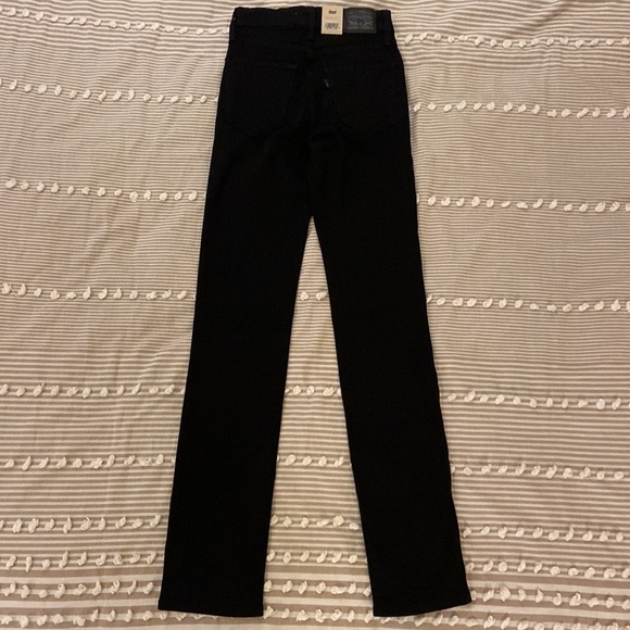 Levi's Women's 724 High Rise Straight Jeans - Picture 12 of 12